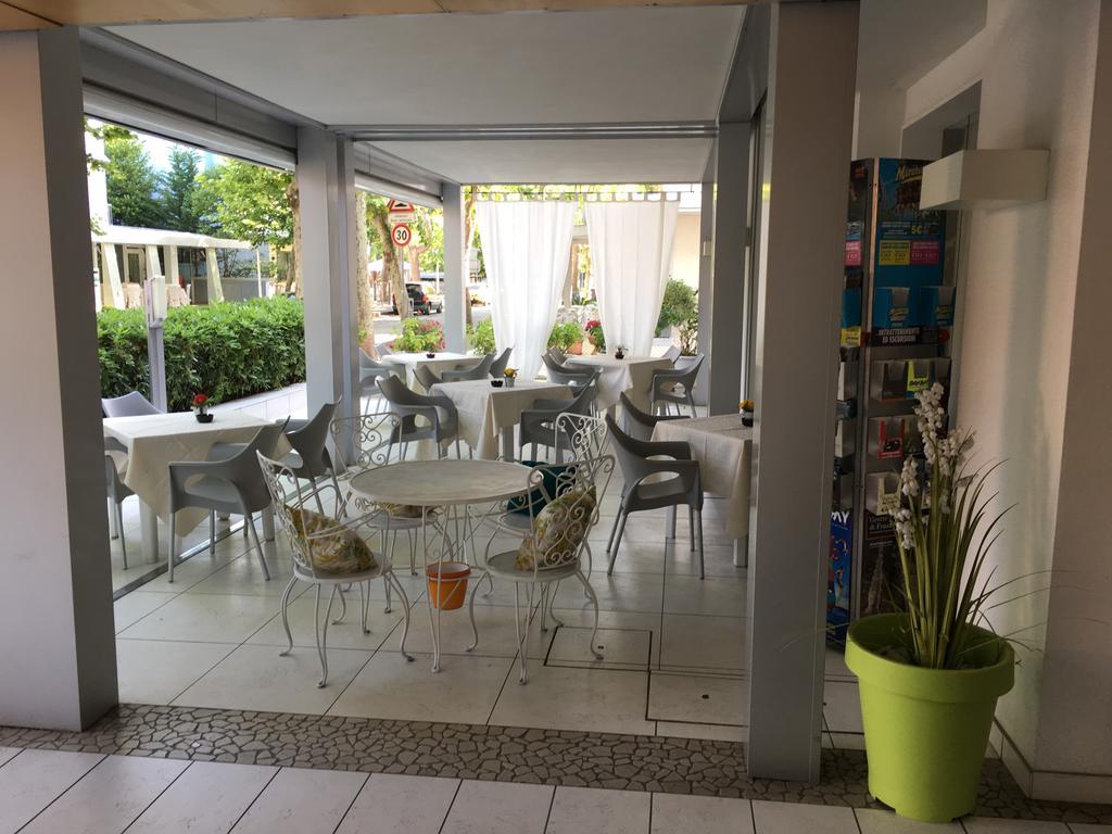 Hotel Nuova Riccione Zewnętrze zdjęcie